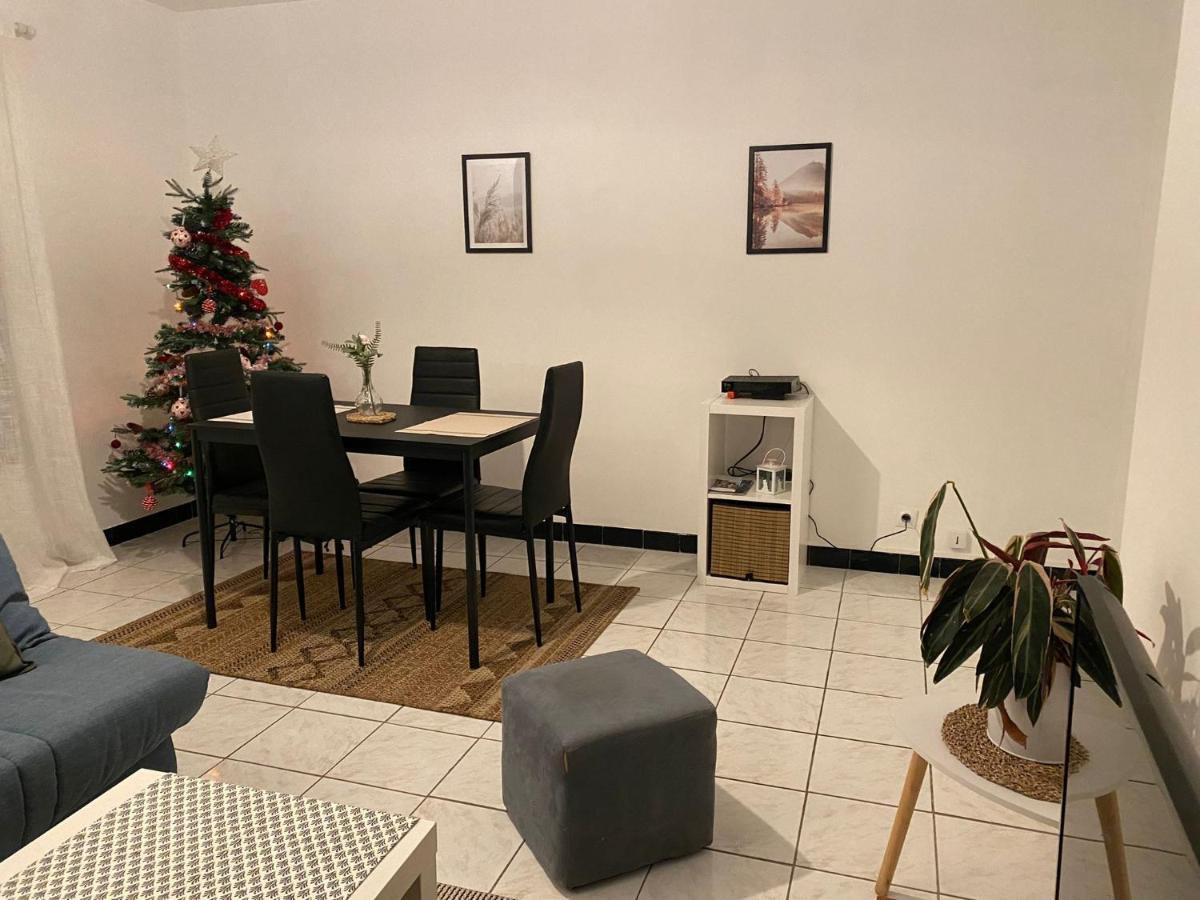 Appartement Cosy Pres De La Gare Avec Parking Сен-П'єрр-де-Кор Екстер'єр фото